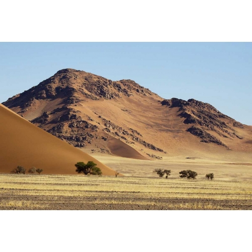 Namibia, Sossusvlei Sand dune and mountain